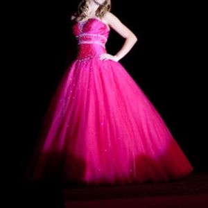 HOT PINK BALLGOWN - Prom Pageant